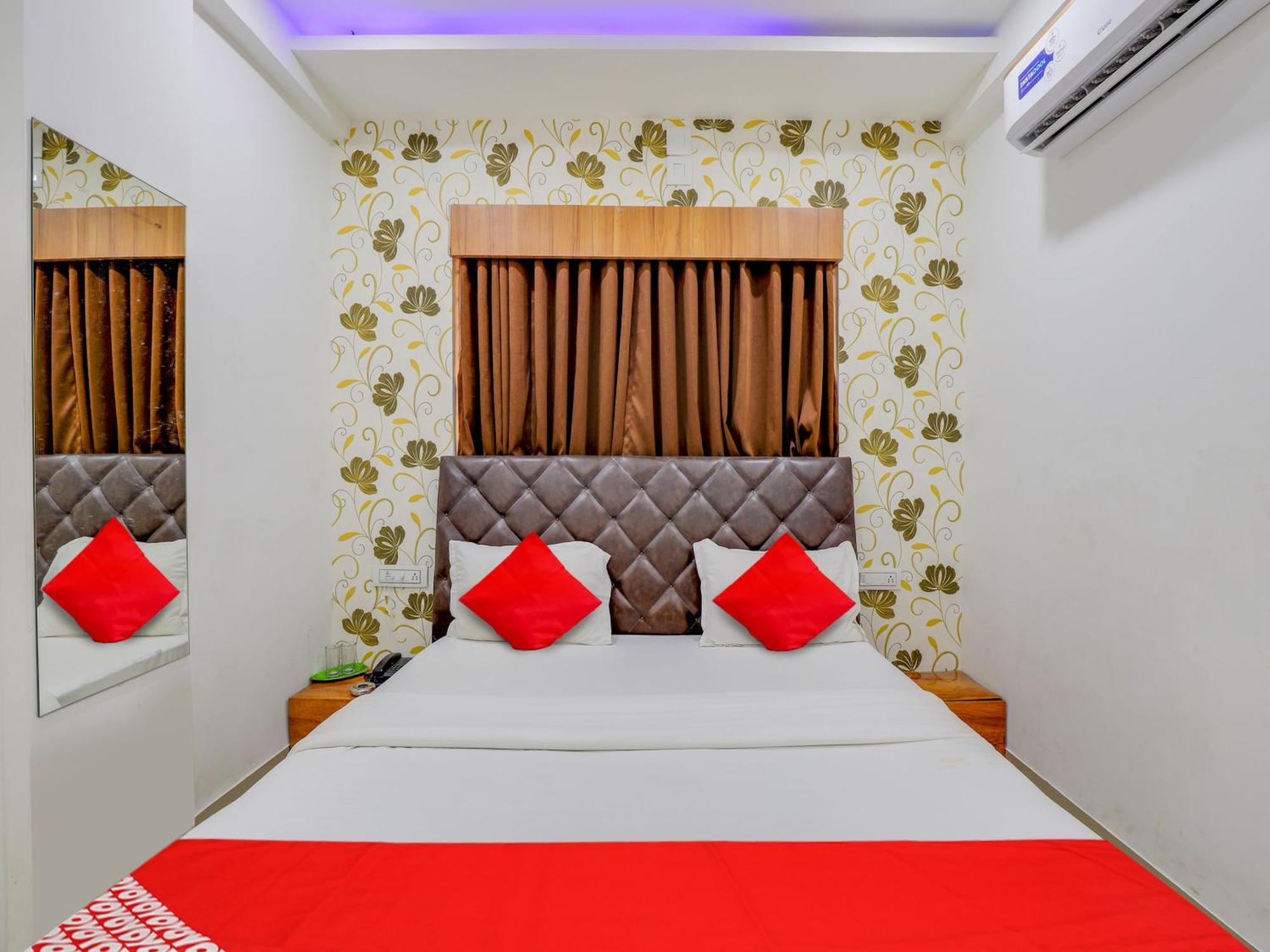 Hotel O Md Grand Ac Rooms Вадодара Екстериор снимка