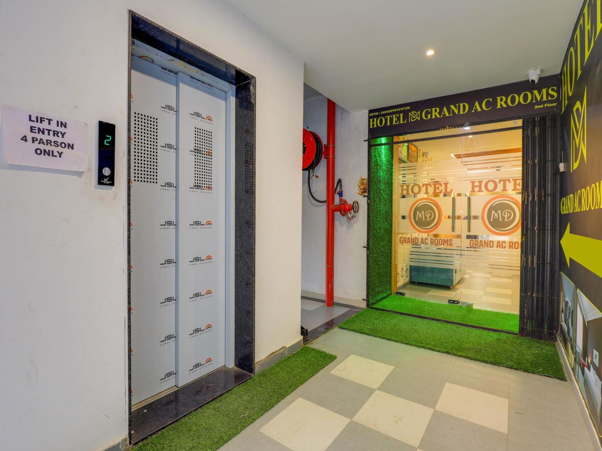 Hotel O Md Grand Ac Rooms Вадодара Екстериор снимка