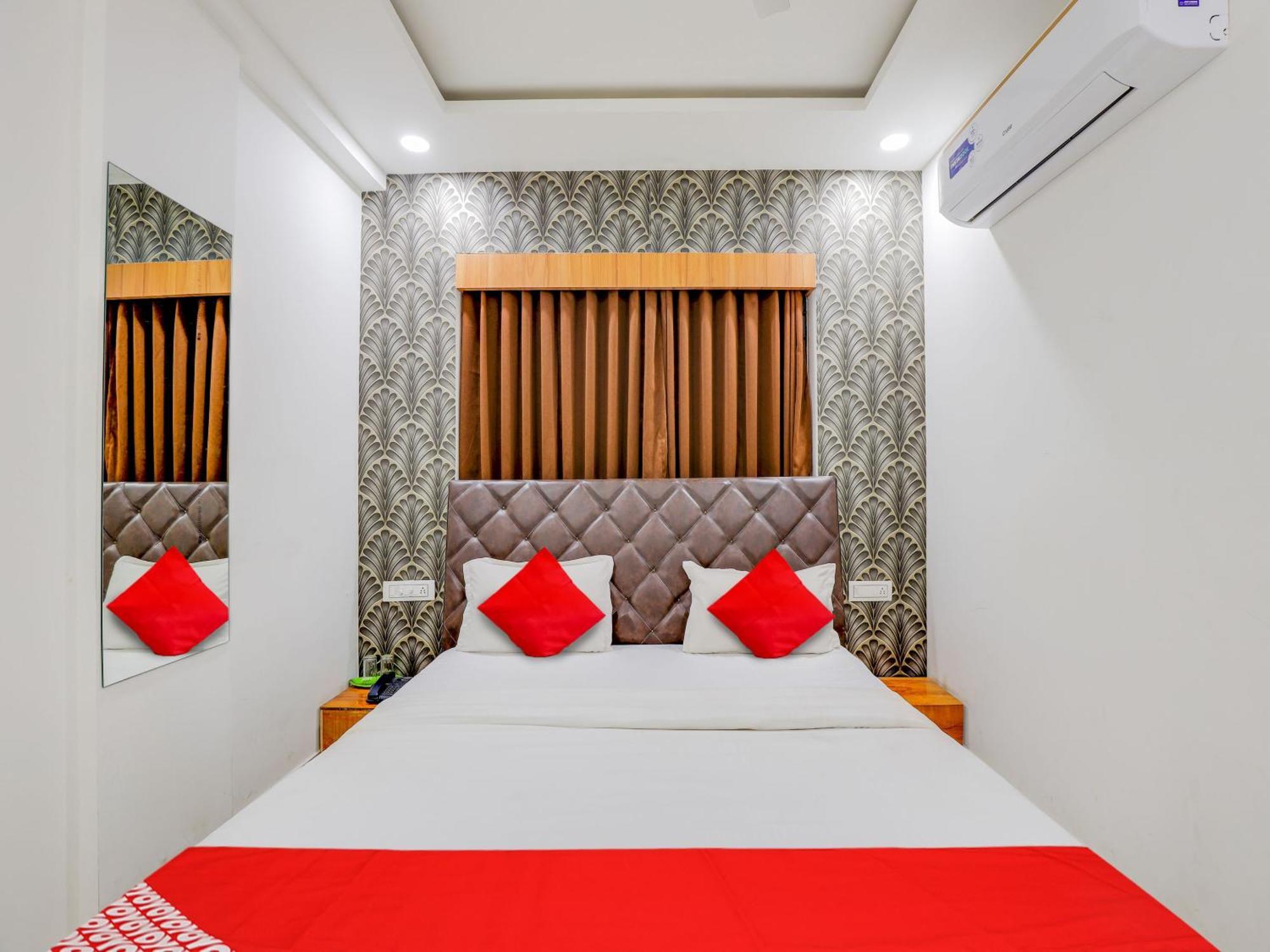 Hotel O Md Grand Ac Rooms Вадодара Екстериор снимка